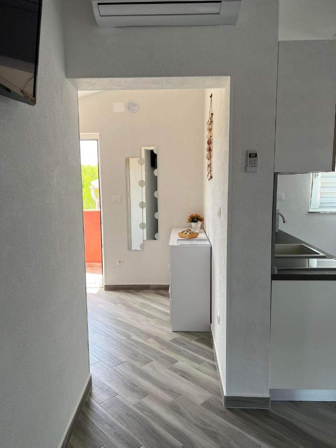 Apartment ˝Soleil˝ Vir Exterior photo