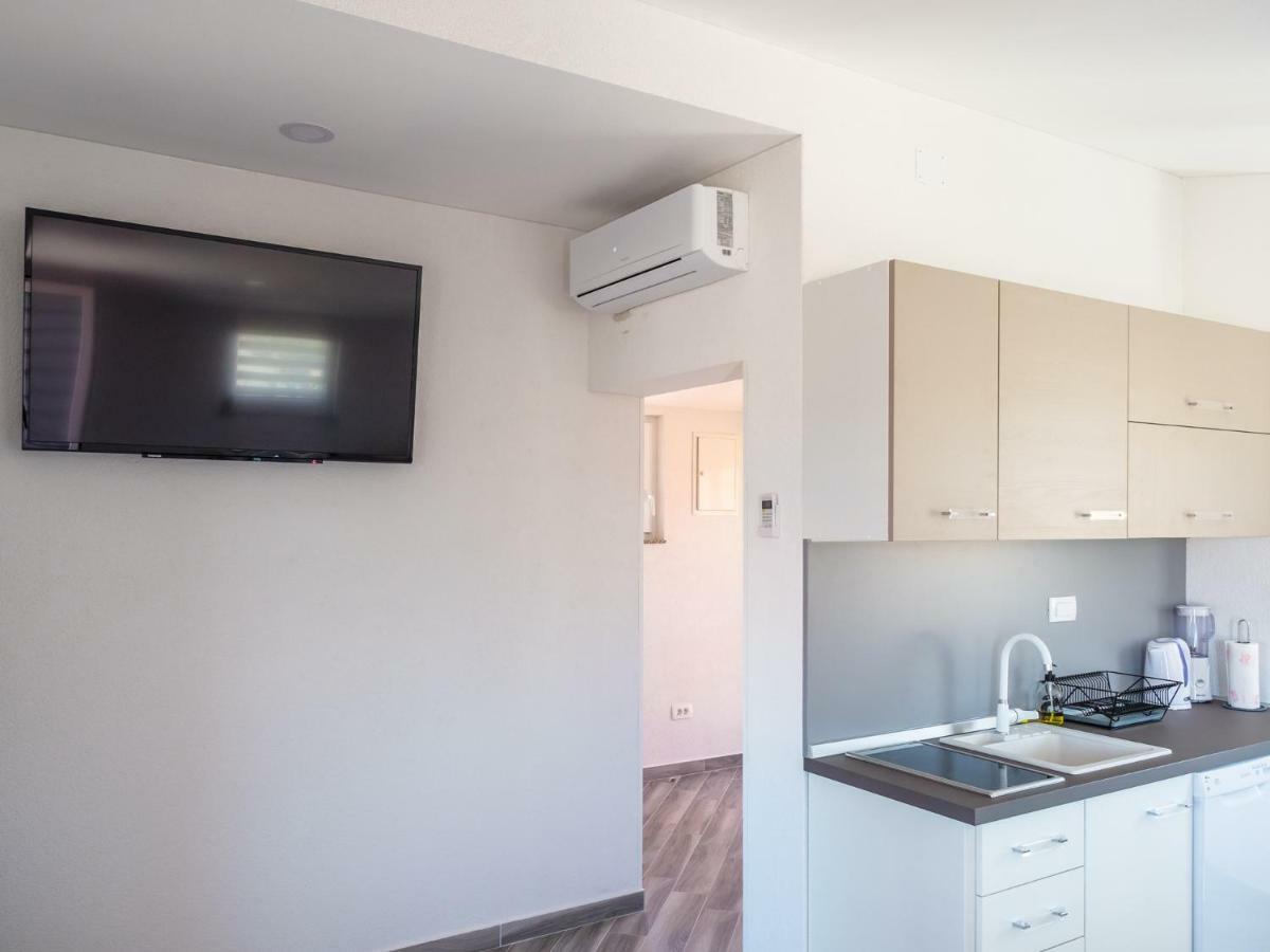 Apartment ˝Soleil˝ Vir Exterior photo