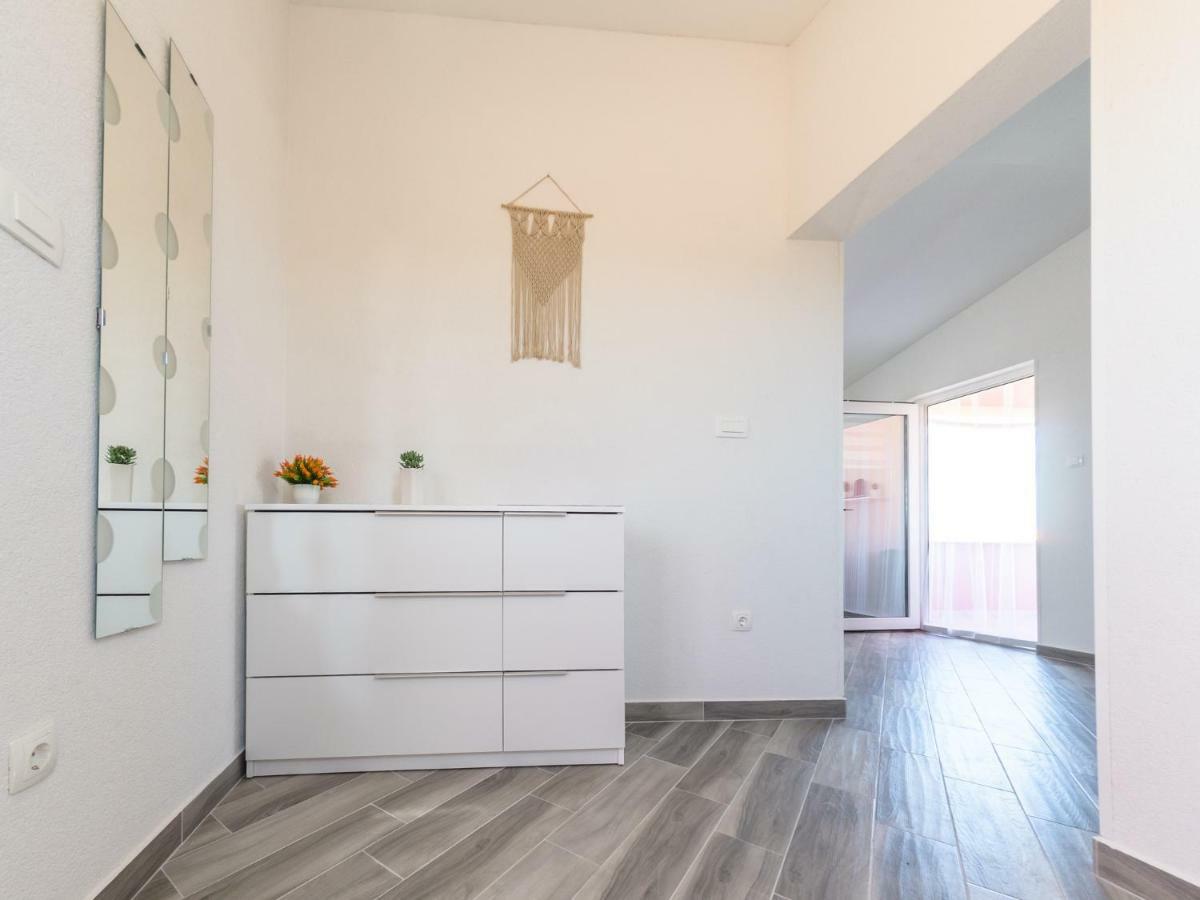 Apartment ˝Soleil˝ Vir Exterior photo